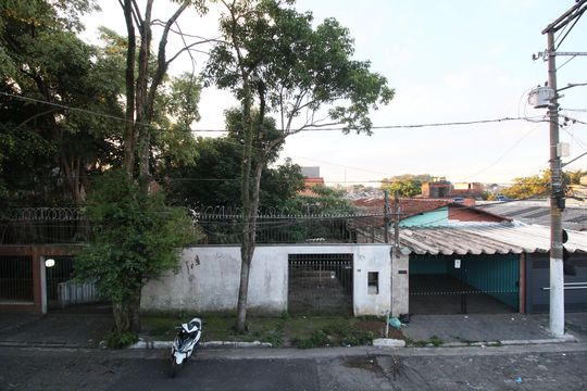 Vista do Quintal de casa à venda com 5 quartos, 230m² em Jardim Elizabeth, São Paulo