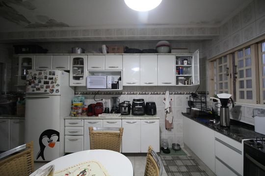 Cozinha de casa à venda com 5 quartos, 230m² em Jardim Elizabeth, São Paulo