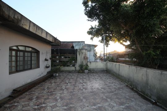 Quintal de casa à venda com 5 quartos, 230m² em Jardim Elizabeth, São Paulo