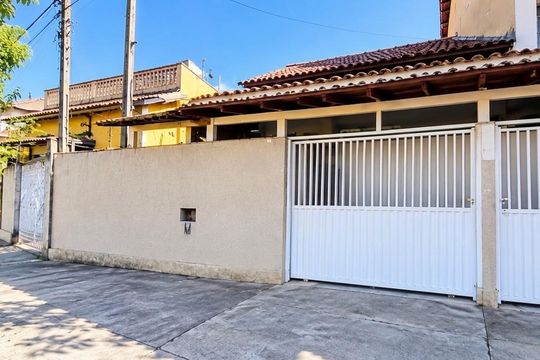 Fachada de casa à venda com 1 quarto, 80m² em Tanque, Rio de Janeiro