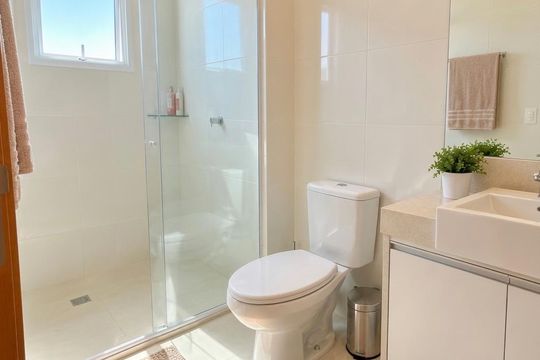 Banheiro de casa à venda com 1 quarto, 80m² em Tanque, Rio de Janeiro