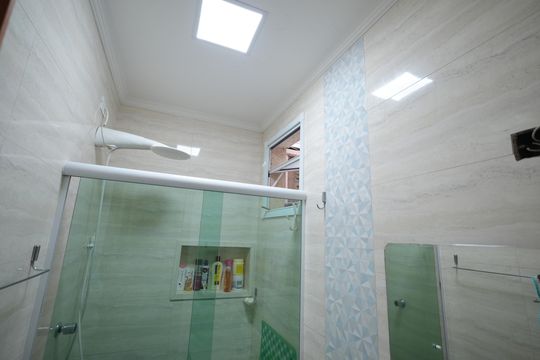 Banheiro Social de apartamento à venda com 2 quartos, 42m² em Jardim, Santo André