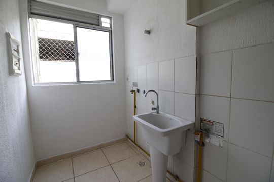 Área de serviço de apartamento para alugar com 2 quartos, 55m² em Taquara, Rio de Janeiro