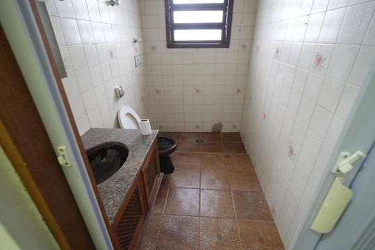 Banheiro Social de casa à venda com 3 quartos, 331m² em Parque das Nações, Santo André