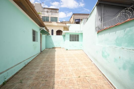 Quintal de casa à venda com 3 quartos, 331m² em Parque das Nações, Santo André