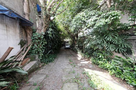Garagem de casa à venda com 6 quartos, 400m² em Vila Santa Teresa, São Paulo