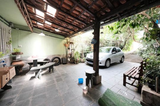Garagem de casa à venda com 6 quartos, 400m² em Vila Santa Teresa, São Paulo