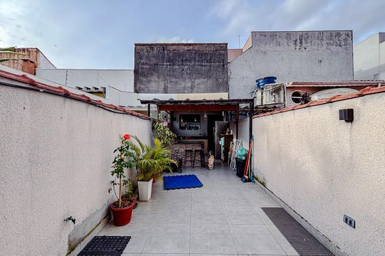 Área externa de casa à venda com 3 quartos, 155m² em Penha de França, São Paulo