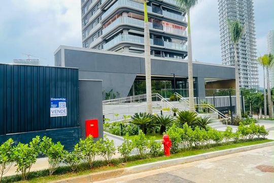 Fachada com placa  de apartamento à venda com 2 quartos, 110m² em Alphaville Comercial, Barueri