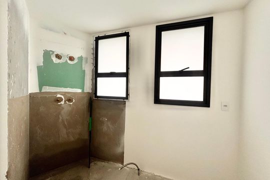 Banheiro suíte 2  de apartamento à venda com 2 quartos, 110m² em Alphaville Comercial, Barueri