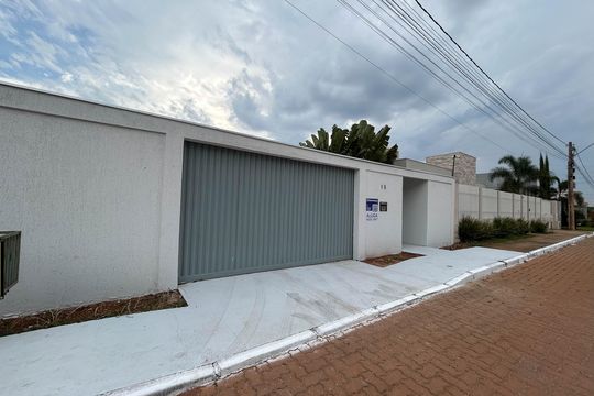 Fachada de casa de condomínio para alugar com 1 quarto, 100m² em Estância Quintas da Alvorada, Brasília