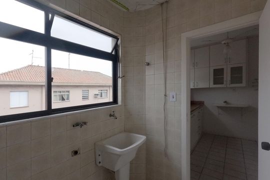 Área de serviço de apartamento para alugar com 3 quartos, 186m² em Macuco, Santos