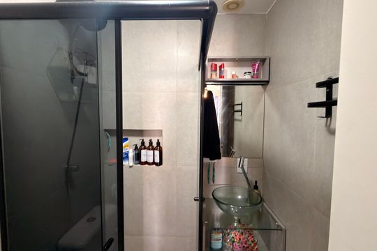 Banheiro de apartamento para alugar com 2 quartos, 39m² em Engenho do Porto, Duque de Caxias