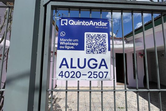 Placa de casa para alugar com 3 quartos, 120m² em Vila Brasil, São Paulo