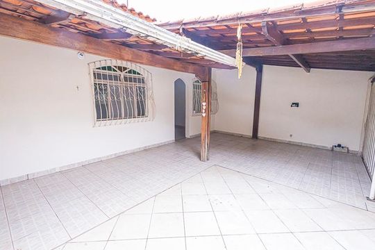 varanda / garagem de casa para alugar com 2 quartos, 110m² em Etelvina Carneiro, Belo Horizonte