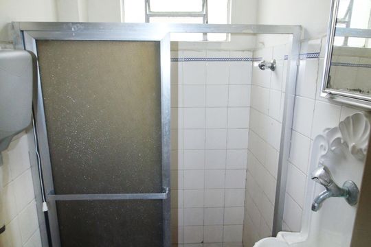 Banheiro 2 de casa para alugar com 4 quartos, 130m² em Ramos, Rio de Janeiro