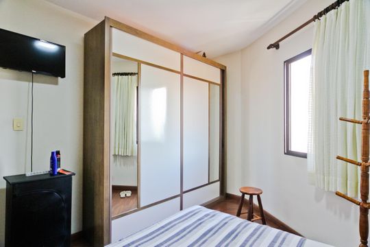 Casa à venda com 3 quartos, 230m² em Vila Pauliceia, São Paulo