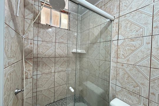 Banheiro  de casa para alugar com 1 quarto, 30m² em Monte Verde, Florianópolis