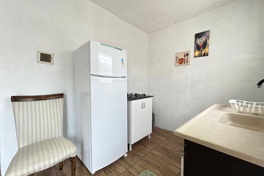 Sala/Cozinha de casa para alugar com 1 quarto, 30m² em Monte Verde, Florianópolis
