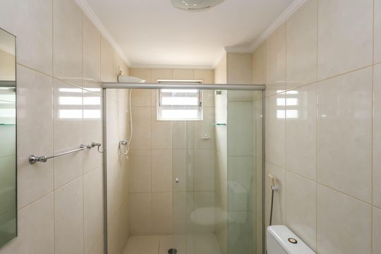 Banheiro de apartamento à venda com 1 quarto, 45m² em Cambuci, São Paulo