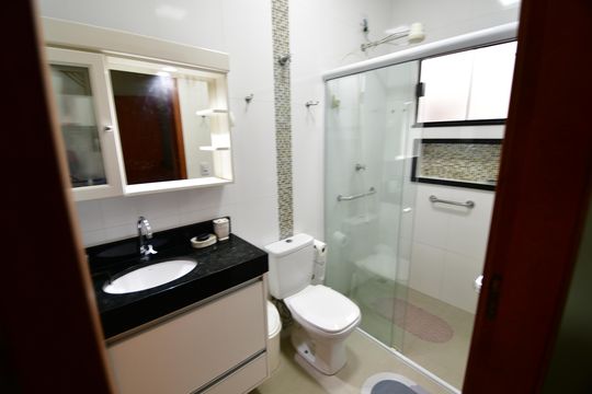 Banheiro Suíte de casa para alugar com 2 quartos, 90m² em Ponte Preta, Campinas