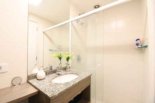 Banheiro da Suíte de apartamento para alugar com 3 quartos, 77m² em Cristo Rei, Curitiba