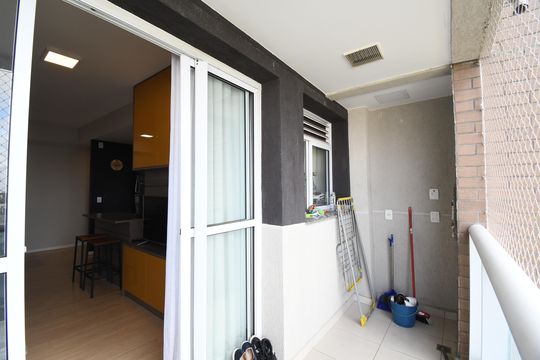 Sacada da Sala de apartamento para alugar com 3 quartos, 77m² em Cristo Rei, Curitiba