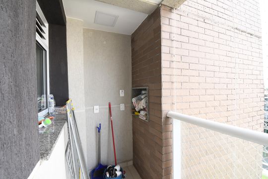 Sacada da Sala de apartamento para alugar com 3 quartos, 77m² em Cristo Rei, Curitiba