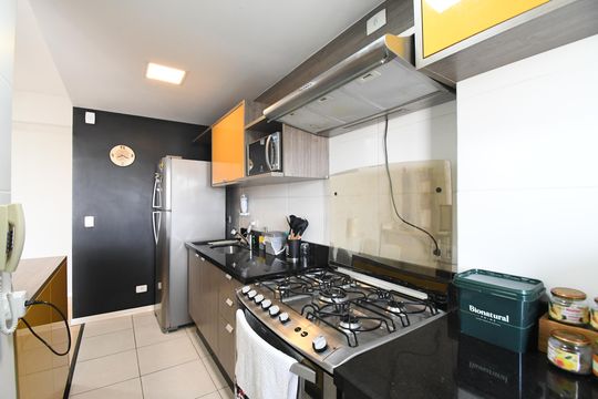 Cozinha de apartamento para alugar com 3 quartos, 77m² em Cristo Rei, Curitiba