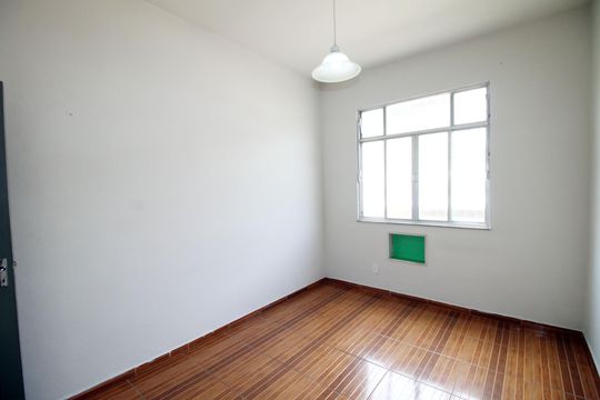 Quarto 2 de apartamento para alugar com 2 quartos, 70m² em Cordovil, Rio de Janeiro
