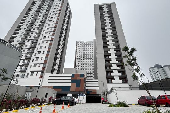 Fachada de apartamento à venda com 2 quartos, 43m² em Vila Leopoldina, Santo André