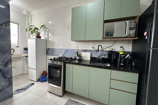 Cozinha de apartamento para alugar com 2 quartos, 49m² em Vila Valenca, São Vicente