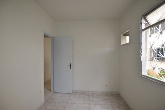 Quarto 2 de apartamento para alugar com 2 quartos, 45m² em Guadalupe, Rio de Janeiro