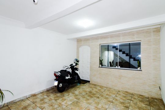 Garagem de casa à venda com 2 quartos, 90m² em Jardim Tabatinga, Guarulhos