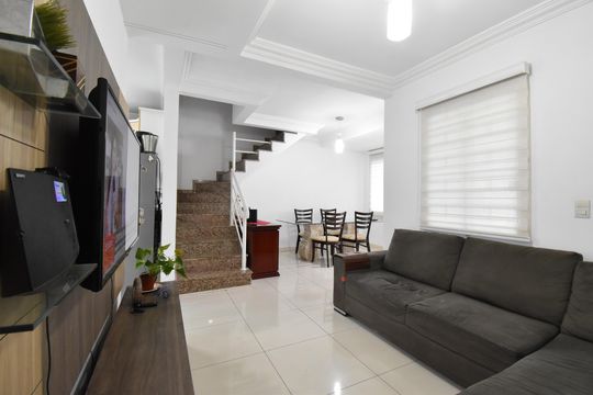 Casa à venda com 3 quartos, 162m² em Jardim das Américas, Curitiba