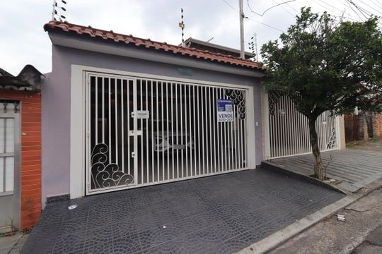 Fachada com a Plaquinha WYDL-664 de casa para alugar com 3 quartos, 170m² em Parque Erasmo Assunção, Santo André
