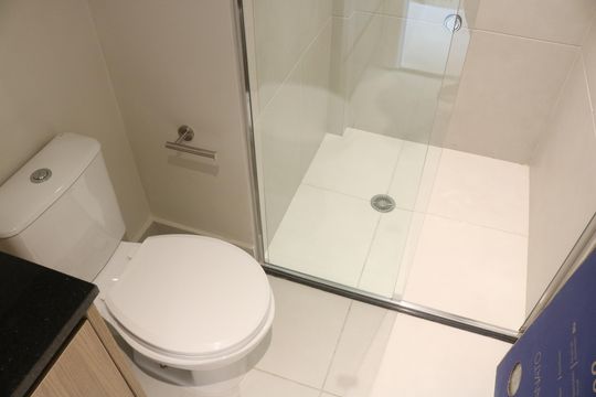Banheiro de kitnet/studio para alugar com 1 quarto, 32m² em Perdizes, São Paulo