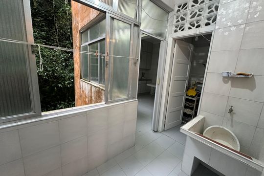 Área de Serviço de apartamento para alugar com 3 quartos, 114m² em Morro dos Barbosas, São Vicente