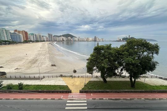 Vista da Sala de apartamento para alugar com 3 quartos, 114m² em Morro dos Barbosas, São Vicente