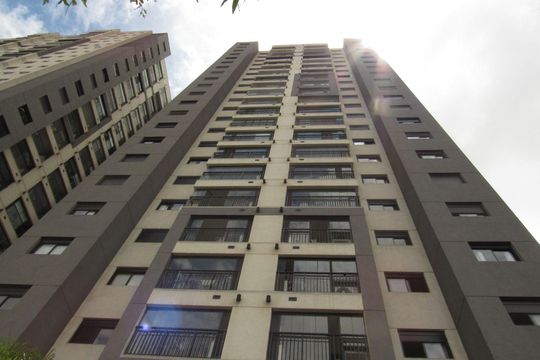 Fachada do bloco de apartamento para alugar com 1 quarto, 61m² em Continental, Osasco