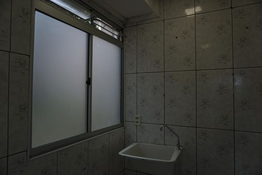 Área de serviço de apartamento para alugar com 2 quartos, 37m² em Jardim Dom José, Embu das Artes