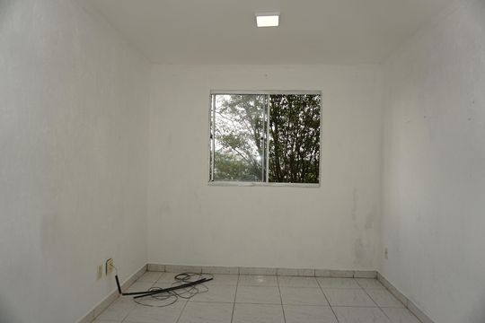 Sala de apartamento para alugar com 2 quartos, 37m² em Jardim Dom José, Embu das Artes