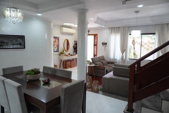 Sala de casa para alugar com 4 quartos, 338m² em Parque Residencial Nardini, Americana