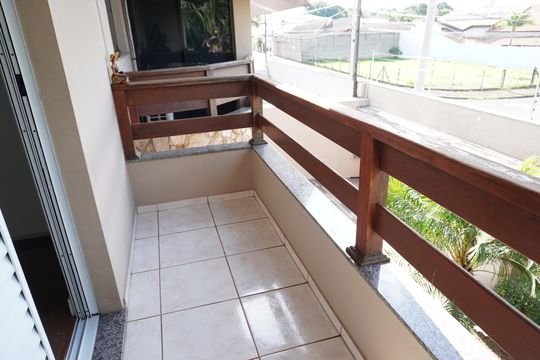 Sacada de casa para alugar com 4 quartos, 338m² em Parque Residencial Nardini, Americana