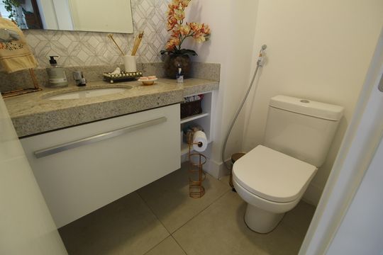 Lavabo de apartamento à venda com 3 quartos, 170m² em Barra Olímpica, Rio de Janeiro