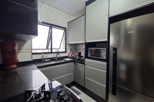 Cozinha de apartamento para alugar com 2 quartos, 80m² em Canto do Forte, Praia Grande