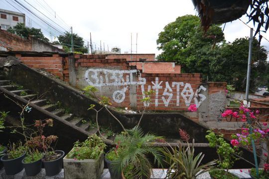 Sala 1 de casa para alugar com 2 quartos, 150m² em Vila Gomes, São Paulo