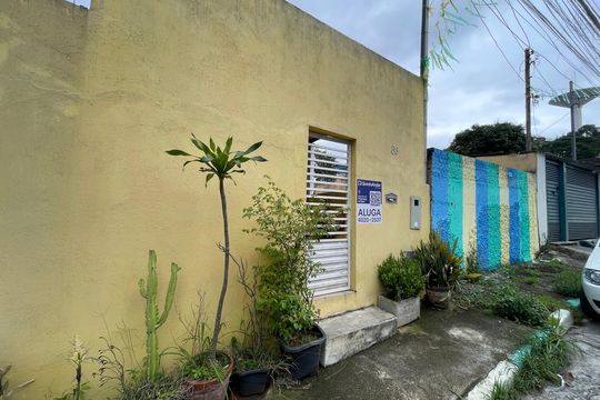 Fachada com Plaquinha código EWTB-1960 de casa para alugar com 2 quartos, 150m² em Vila Gomes, São Paulo