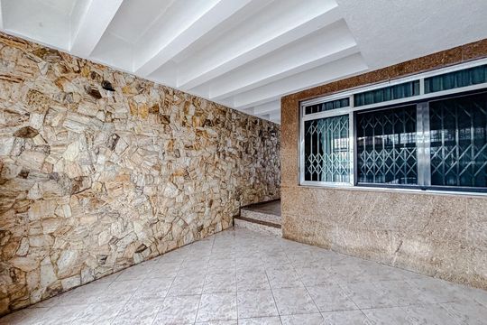 Garagem de casa para alugar com 4 quartos, 201m² em Vila Carrão, São Paulo