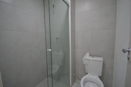 Banheiro de apartamento para alugar com 2 quartos, 37m² em Jaguaré, São Paulo